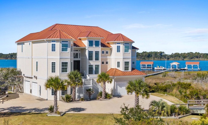 North Topsail Beach House | Permuda Private Island | Luxurious Beach Retreat!