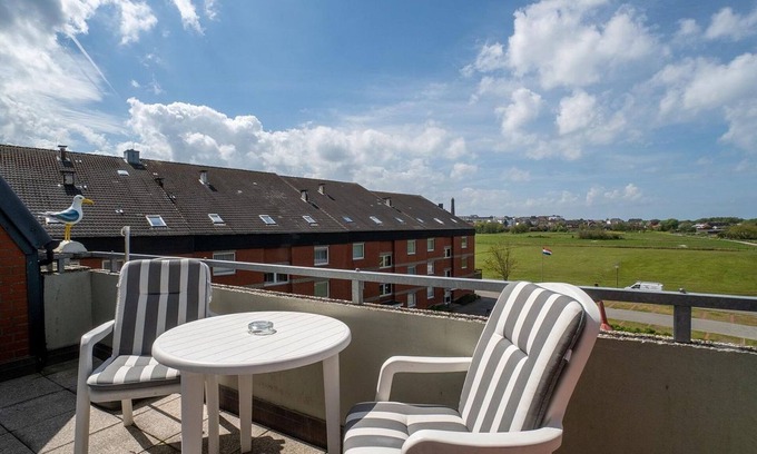 Borkum Apartment | Pet-free top floor vacation apartment with great, sunny balcony on Borkum - Holiday Residenz