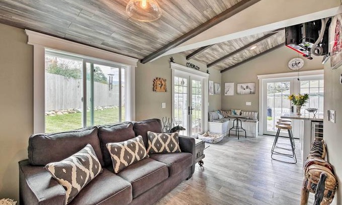 Trabuco Canyon Cottage | Pet-Friendly Trabuco Canyon Cottage with Yard!