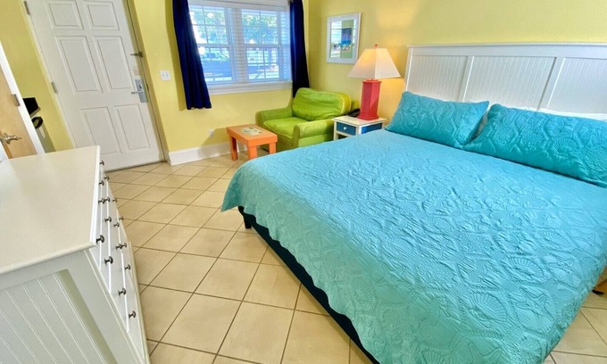 Atlantic Beach Hotel | Pet-friendly, 3 Blocks to Beach, Centrally Located! Unit 111