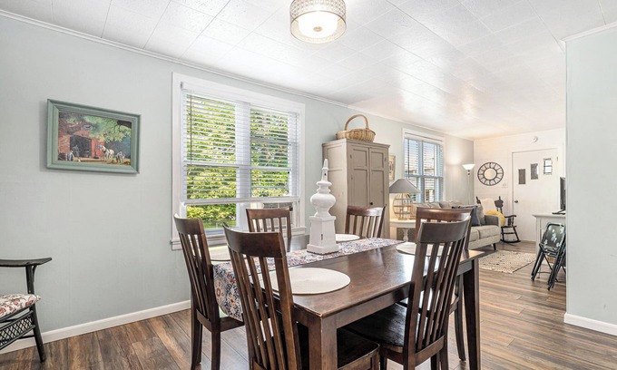 Manistee House | Pet Friendly 3 Bed house close to everything!