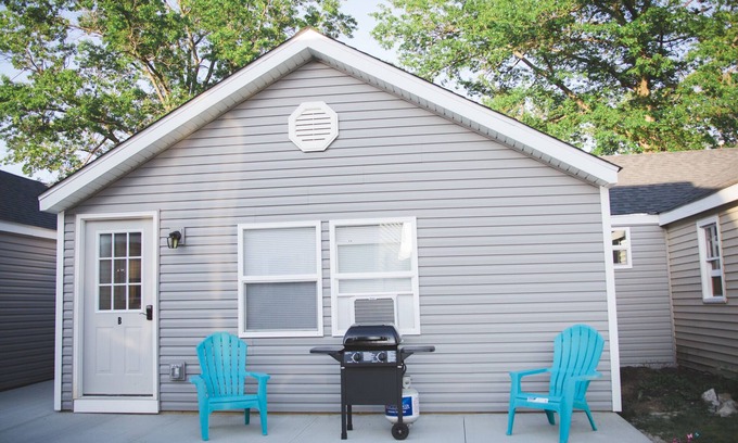 Geneva-on-the-Lake House | Pet Friendly | A/C | Wi-Fi & Cable | Grill |Walk to Lake| Firepit | Wine Country