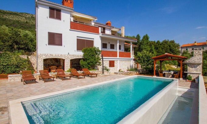 Ravni Apartment | Pet friendly apartment in Labin