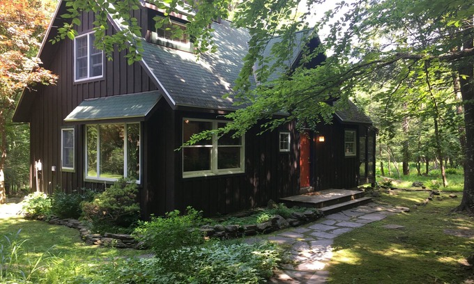 Woodstock House | Pet Friendly Cabin Doh-Ray up @ 1500 ft