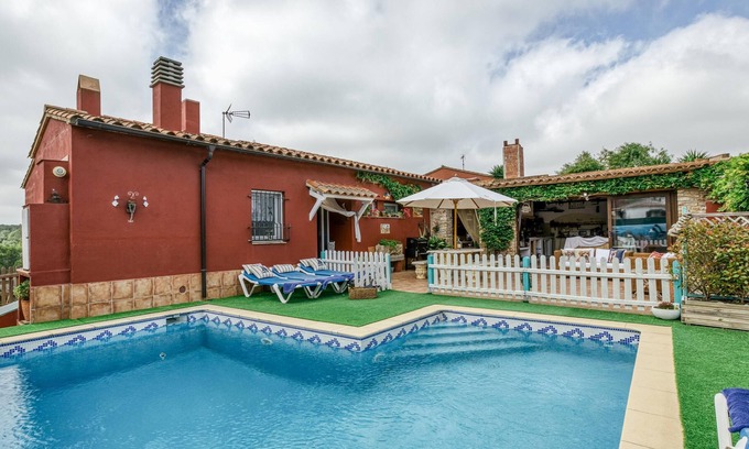 Begur House | Pet-Friendly 'Casa Cati' with Pool, Garden and Wi-Fi