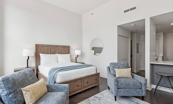 Downtown Pittsburgh Apartment | Pet-Friendly Escape | Kitchen & Laundry | Walk to Point State Park | 2 Units