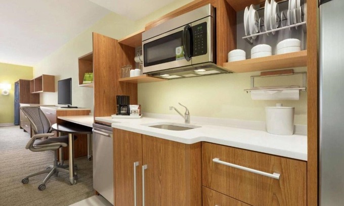 Roseville House | Pet-friendly, extended-stay