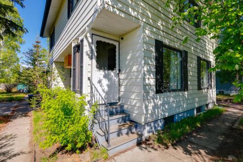 Fairbanks Apartment | Pet-Friendly Fairbanks Studio with Fenced-In Yard!