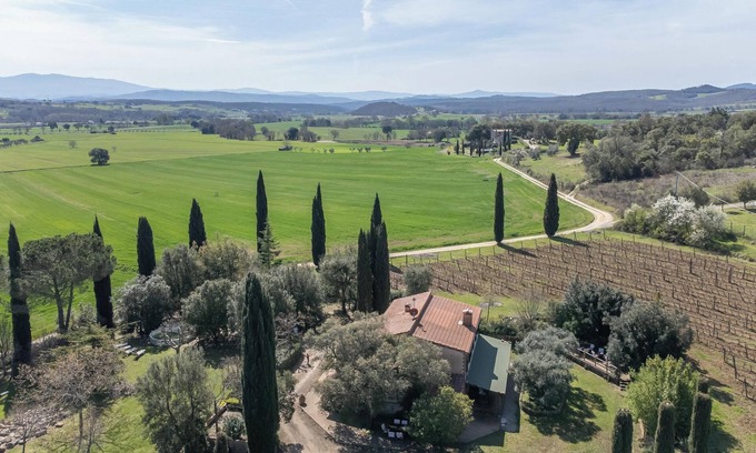 Roccastrada Villa | Pet-Friendly Finca Lucente with Mountain View, Pool, Garden & Wi-Fi