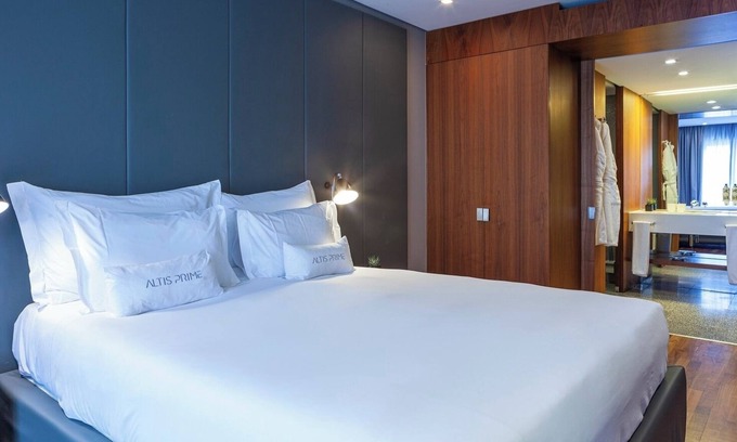 Santo Antonio Hotel | Pet-Friendly, Full Kitchen, Jacuzzi, Rooftop Sundeck, Onsite Jacuzzi!