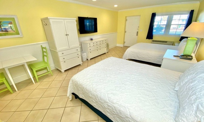 Atlantic Beach Hotel | Pet-friendly, Hidden Gem - 3 Blocks to Beach! Unit 106