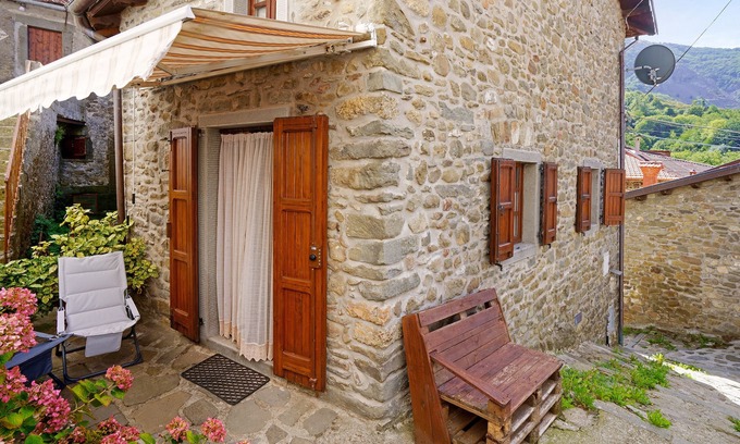 Pieve San Paolo House | Pet-friendly holiday home 'The nest in the country without fireplaces