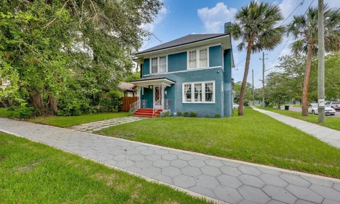 Springfield Villa | Pet friendly home in Historic Springfield near TIAA