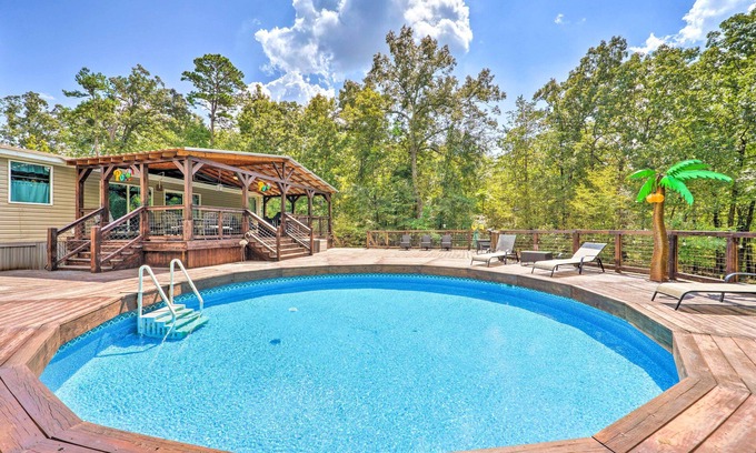 Broken Bow House | Pet-Friendly Home w/Pool in Broken Bow!