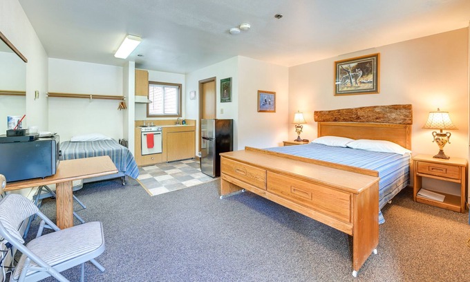 Cooper Landing Apartment | Pet-Friendly Kenai Lake Unit: Walk to the Water!