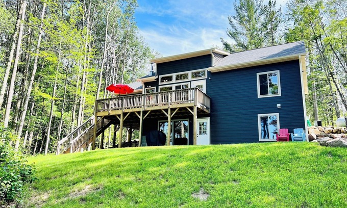 Stone Lake Cabin | Pet-Friendly Lakeside Lodge with Kayaks and Canoe!