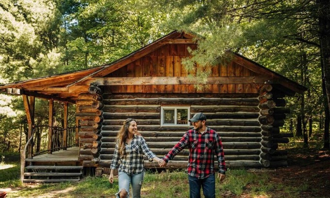 Penn Yan House | Pet Friendly Log Cabin