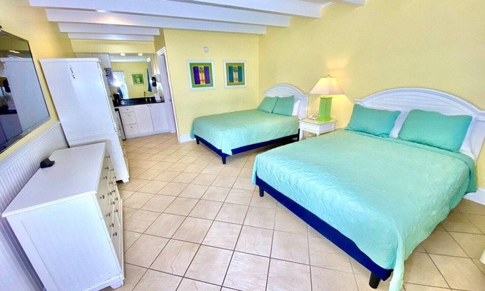Atlantic Beach Hotel | Pet-friendly - Pool - 3 Blocks to Beach! Unit 304