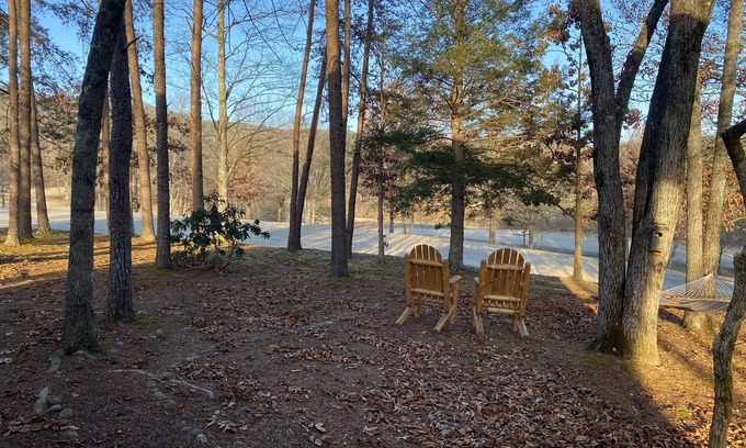 Townsend House | Pet Friendly, Quiet Neighborhood, Golf Course Views, Double Decks