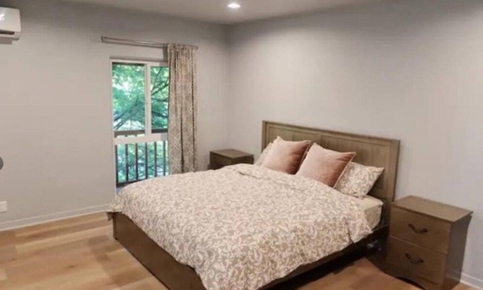 Lamanda Park House | Pet friendly-Rose Parade route-2-bedroom house walk to PCC, Cal Tech
