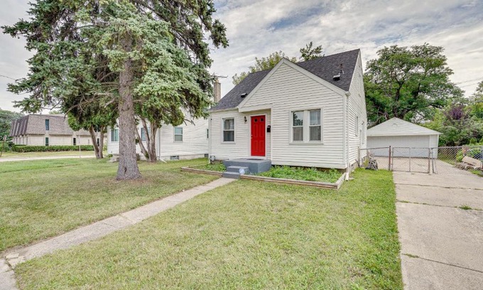 Southfield House | Pet-Friendly Southfield House with Ping-Pong Table!