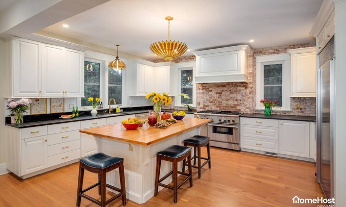Lower Arapahoe House | Pet-Friendly! Stunning Home — Steps to Downtown, CU & Hiking Trails.