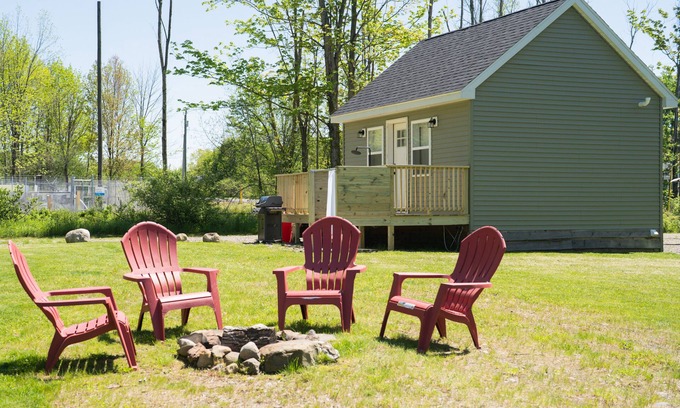 Pulaski Cottage | Pet Friendly Tiny House Near Salmon River!