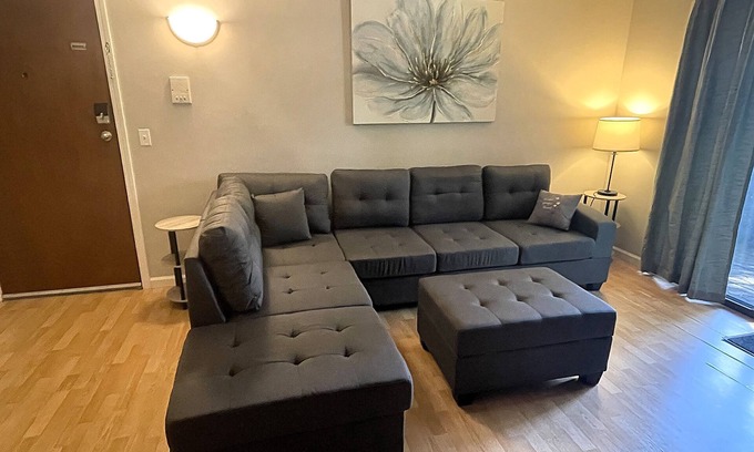Bloomington Condo | Pet friendly updated 2bd condo