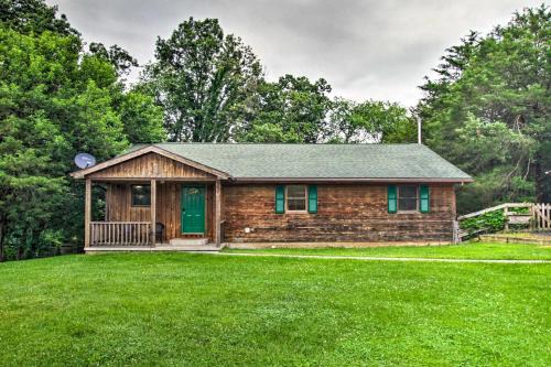 Weyers Cave House | Pet-Friendly VA Home about 30 Mi to Shenandoah NP