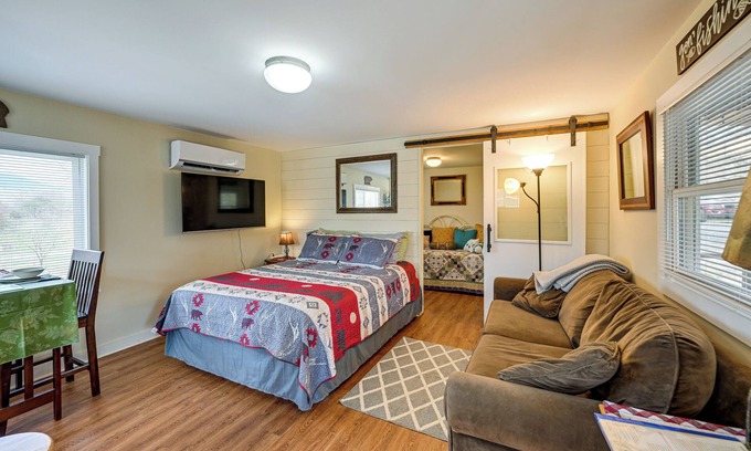 Qualla Apartment | Pet-Friendly Vacation Rental Cabin in Whittier