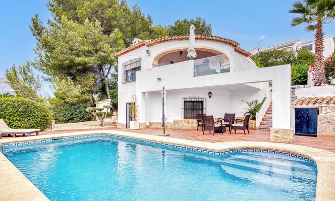 El Rafalet Villa | Pet-friendly 'Villa up to 8 sleeps 4 bedrms 2' with Pool, Garden, Terrace, Balcony, A/C & Wi-Fi