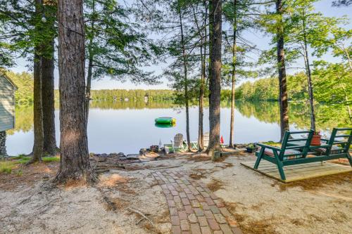 Wakefield House | Pet-Friendly Waterfront Cottage On-Site Bunkhouse