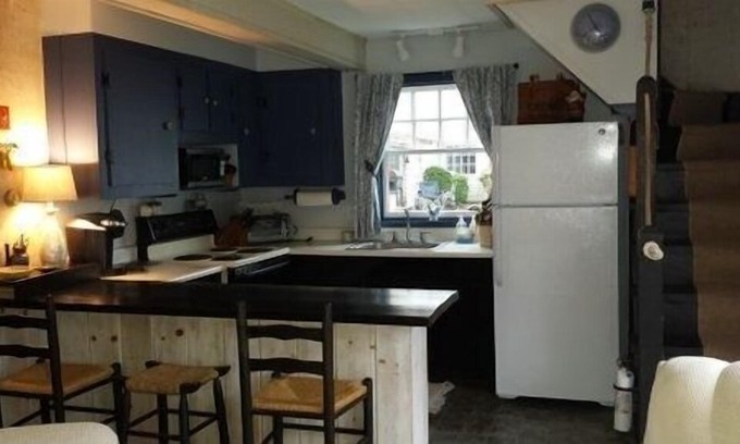 Yarmouth Port House | "PET FRIENDLY YARMOUTH PORT" ADORABLE