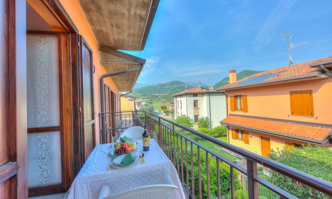 Roe Apartment | Peter - relax & 1 km from lake, Roè Volciano, Italy