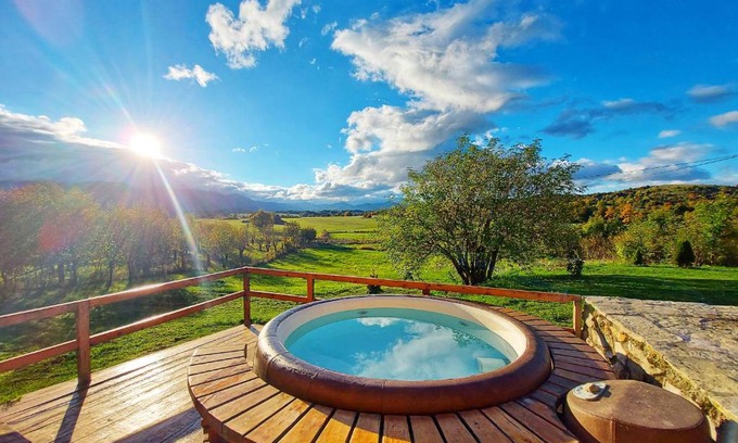 Korenica House | Peter's Pine Cottage