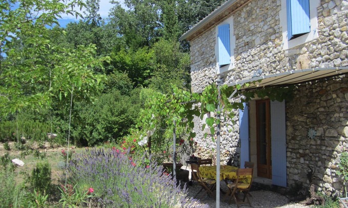 Cornillon Cottage | Petit Maison Broche -Traditional Stonehouse, pool, large Garden,