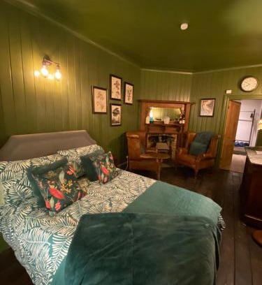 St Margaret's at Cliffe House | Petite Jessamine