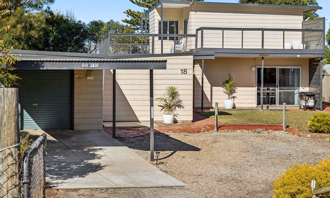 Encounter Bay House | Petrel Lodge | Family Friendly | WiFi