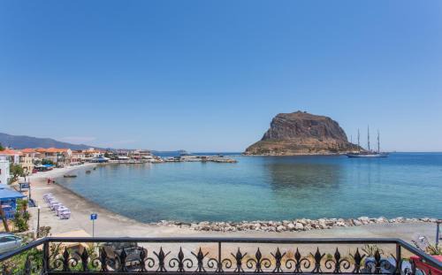Monemvasia House | Petrino Guesthouse