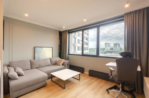 Kyiv Apartment | Petrovdom Apartments 17-183B in RC New York Concept House, 74 Antonovycha Street