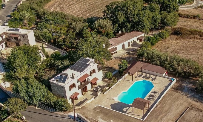 Kato Akourdalia Villa | Phaedrus Living: Amarakos Villa