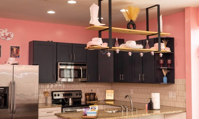 West End Condo | Phillips Place Condo 05
