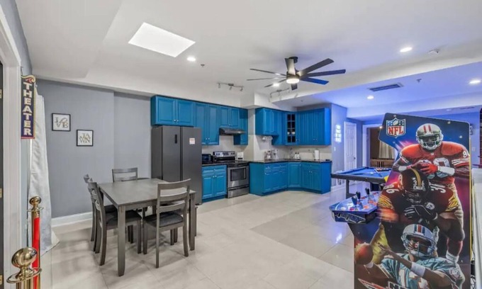 Center City East Apartment | PhillyPhanatic Apartment 4BD 2BT