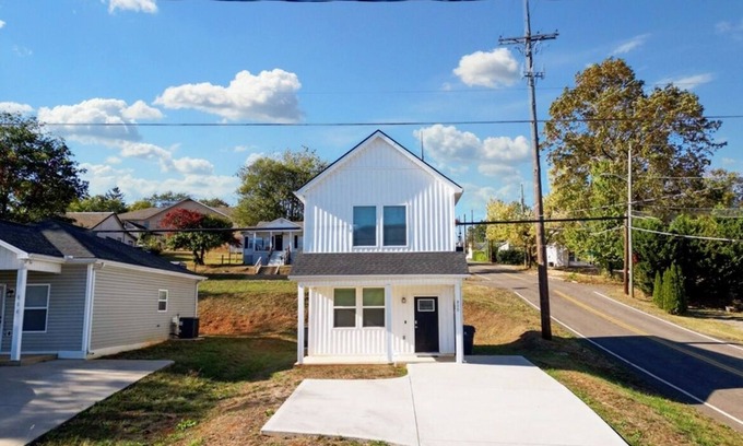 Knoxville House | 🎹 Piano House/1 min to FWY/5 min DT&UT