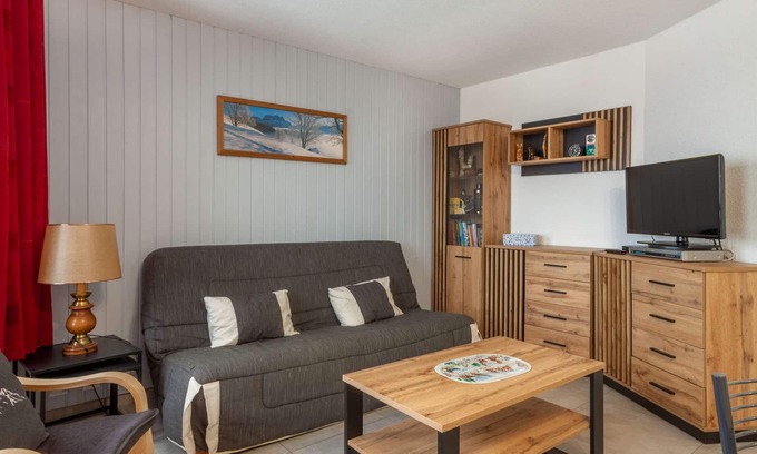 Morzine Apartment | Picaron A8 Lovely 2 bedrooms apartment, 6 sleeps, ski in, ski out