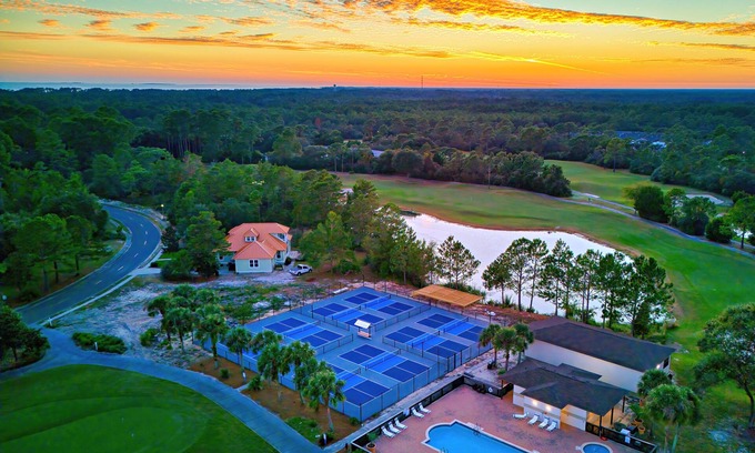 Carrabelle Condo | Pickleball and Pool Paradise 2b/2b