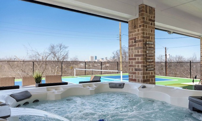 Fort Worth House | Pickleball HotTub MiniGolf with Downtown FW Views!