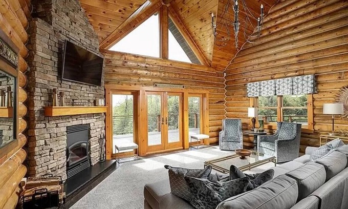 Jefferson Township Cabin | Picturesque Log Home, Family Fun with Scenic Views