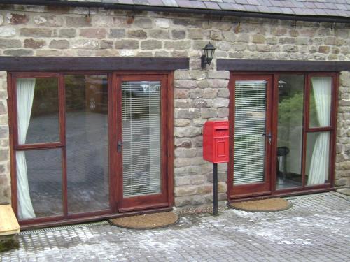 Matlock Cabin | Pillarbox Cottage