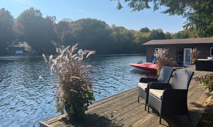 Muskoka Lakes House | Pine Acres Summary: W